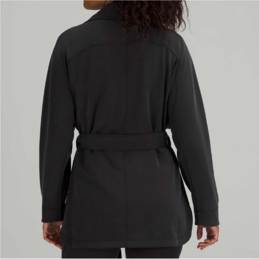 Lululemon Softstreme Belted Wrap - Picture 4 of 10